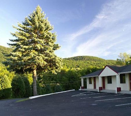 Appalachian Motel Vernon Buitenkant foto