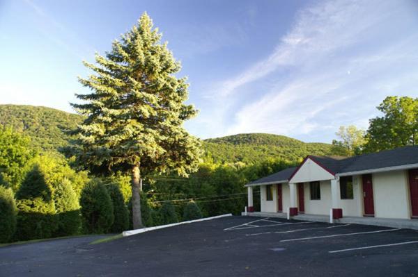 Appalachian Motel Vernon Buitenkant foto